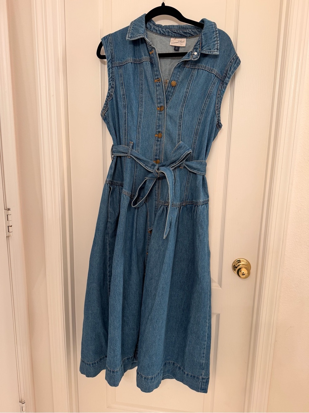 Universal Thread Sleeveless Denim Midi Dress with Waist Tie